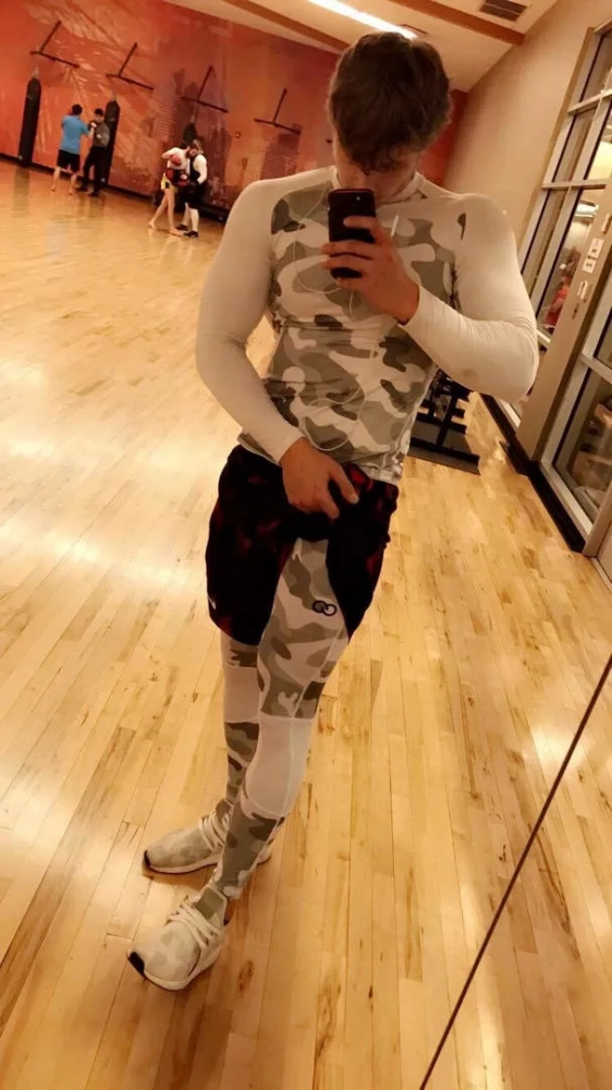 Person wearing full custom compression gear from Wooter Apparel