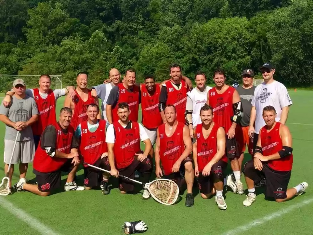 Lacrosse team wearing custom made high quality lacrosse pinnies